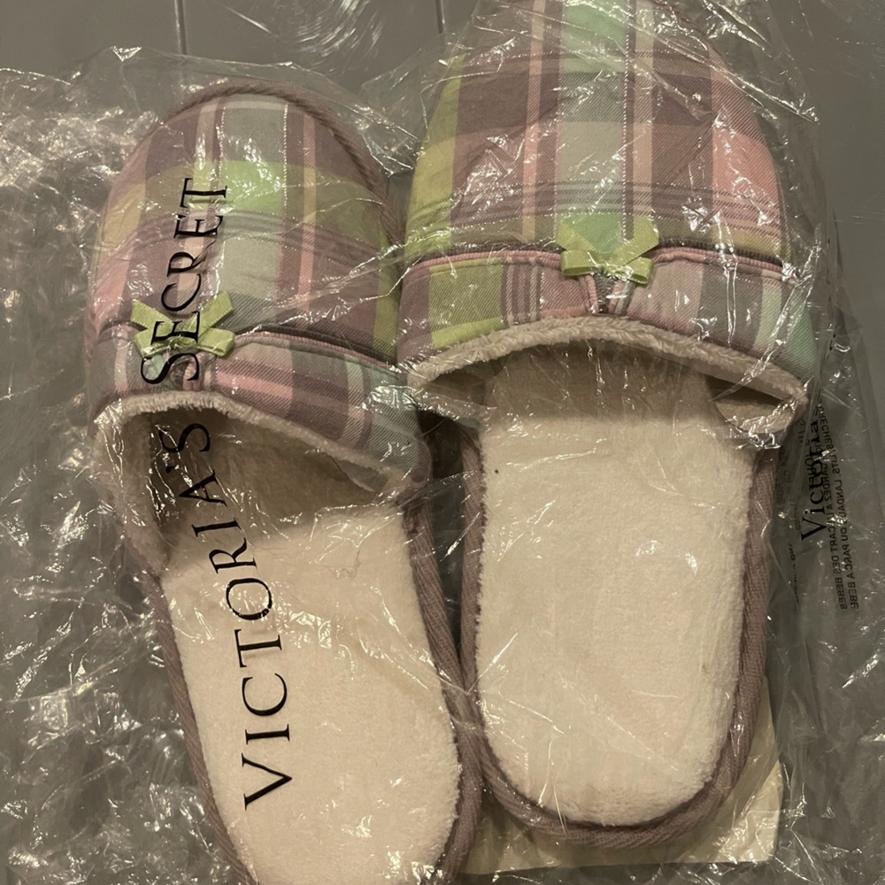 Victoria’s Secret winter slipper
